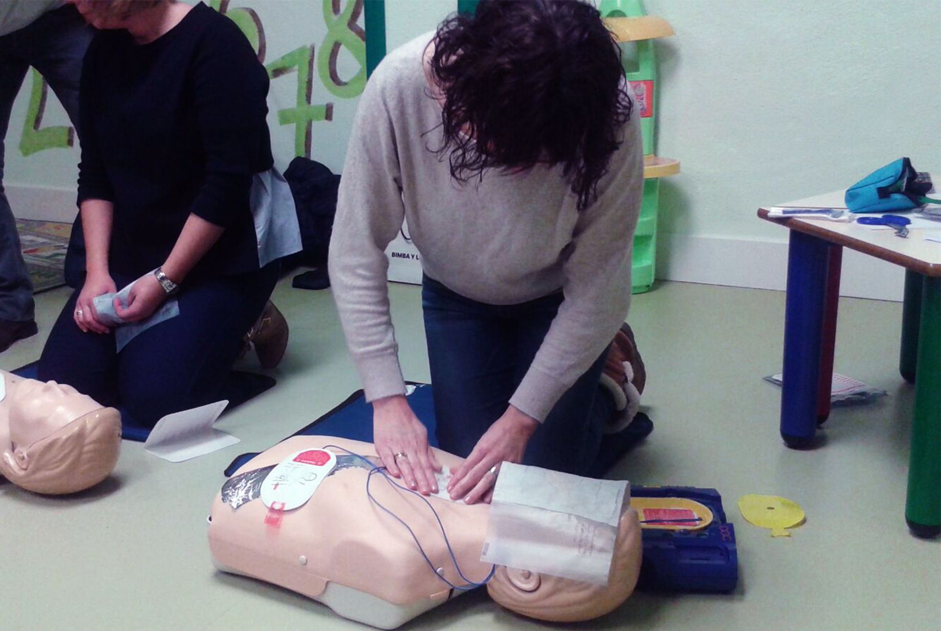 Formación desfibrilador Escuela Infantil Uztaiak