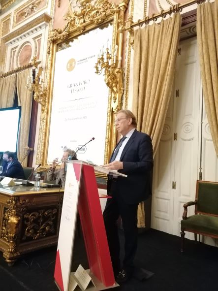 2 foto presidente en presentac fes2020b